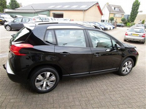 Peugeot 2008 - 1.2 PureTech Style Navi, PDC, Cruise - 1