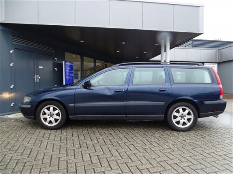 Volvo V70 - 2.4D Edition II - 1