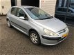 Peugeot 307 - 1.6-16V XS 1jaar apk/AIRCO/ NAP/ elek ramen/ ZEER NETTE AUTO - 1 - Thumbnail