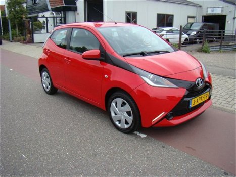 Toyota Aygo - 1.0 VVT-i x-play - 1