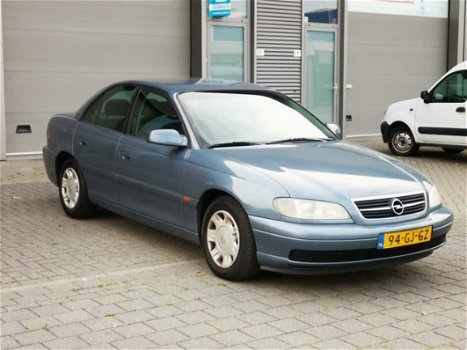 Opel Omega - 2.2i-16V Comfort (Geen rokers auto) - 1