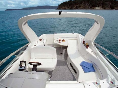 Bayliner 320 Cruiser - 7