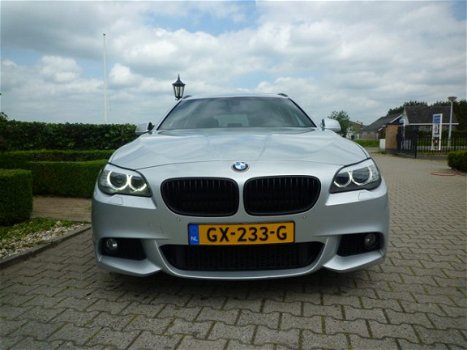 BMW 5-serie Touring - 520d High Executive M-Pakket binnen/buiten in shadowline uitvoering Vol opties - 1