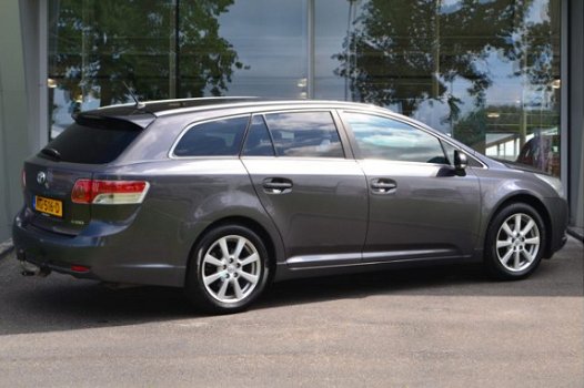 Toyota Avensis Wagon - 1.8 VVTi Dynamic - 1