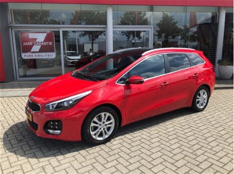 Kia Cee'd - 1.6 CRDi GT-LIne / ExecutiveLine / Zeer Compleet XENON, PANODAK, NAVI+ CAMERA, LEASE € 1 - 1