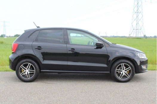 Volkswagen Polo - 1.4-16V Highline NAVI /CLIMATE /CRUISE /PDC - 1