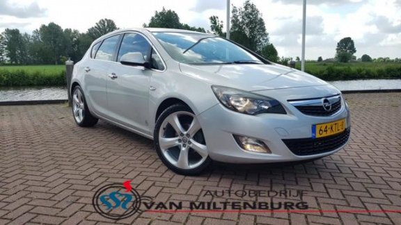 Opel Astra - 1.6 Sport Navi / 19 inch velgen - 1