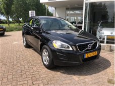 Volvo XC60 - 2.0 D3 FWD Momentum Leer, Xenon, Navi, Camera, 2x PDC