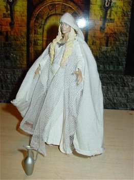 Lord of the Rings ToyBizz-Action Figure GALADRIEL - 1