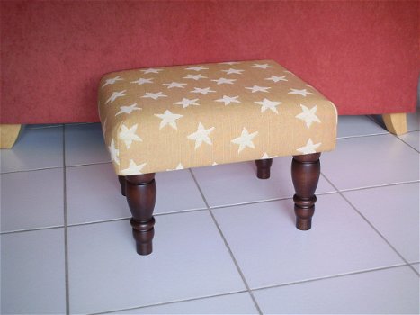 Footstool 37x45cm - goud/stars - d.noten 550 - NIEUW !!! - 1