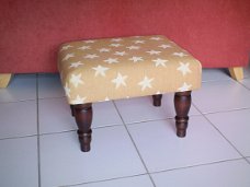 Footstool 37x45cm - goud/stars - d.noten 550 - NIEUW !!!