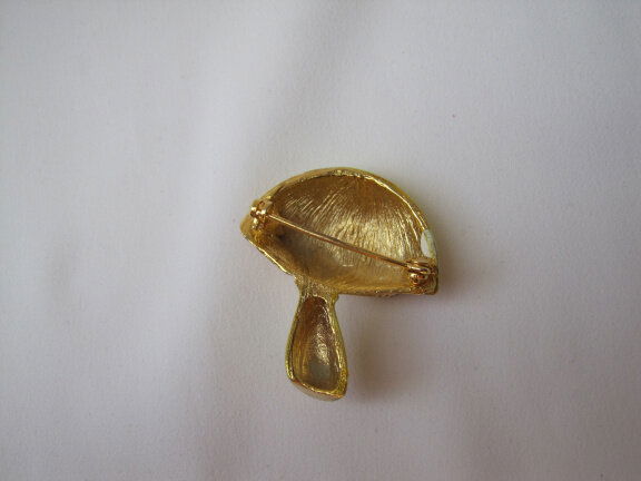Broche goudkleurig verguld en geel emaille paddestoel 3.3x3.0 cm. - Afbeelding 2