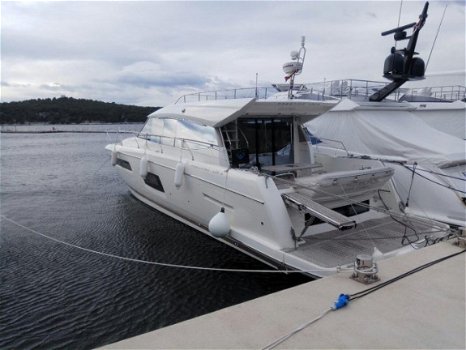 Prestige Yachts 550 S - 2