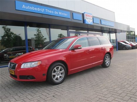 Volvo V70 - momentum 145 PK AUTOMAAT - 1