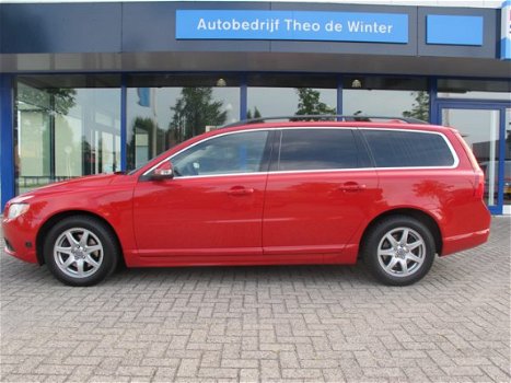 Volvo V70 - momentum 145 PK AUTOMAAT - 1