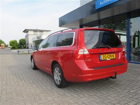 Volvo V70 - momentum 145 PK AUTOMAAT - 1