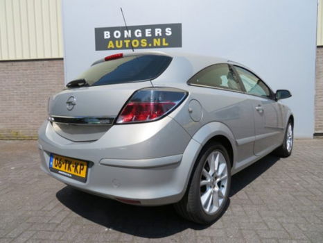 Opel Astra GTC - 1.8 COSMO NAV - 1