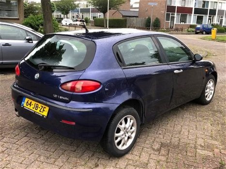 Alfa Romeo 147 - 1.6 T.Spark Veloce Distinctive 2002 5-deurs Airco NAP Goed rijdend - 1