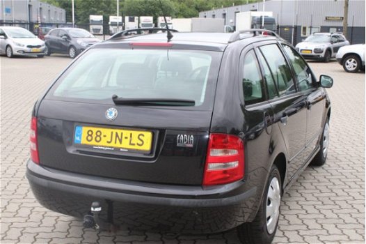 Skoda Fabia Combi - 1.4-16V Comfort airco, cruise control, elektrische ramen, trekhaak - 1