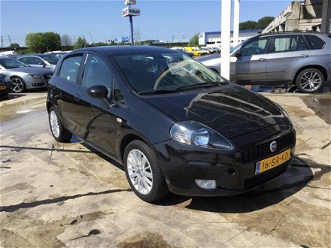 Fiat Punto - 1.4 16v Dynamic - 1