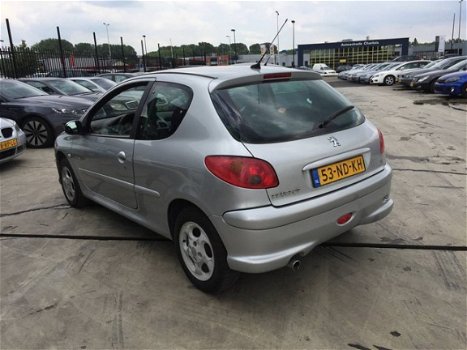 Peugeot 206 - 1.4 Quiksilver - 1