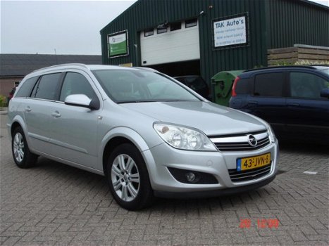 Opel Astra Wagon - 1.8 Cosmo Navigatie/Leer/Airco/met boekjes en NAP - 1