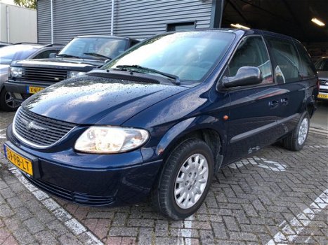 Chrysler Voyager - 2.4i SE Luxe 6-persoons airco elektrische pakket cruise controle apk 13-09-2020 - 1