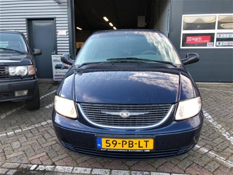 Chrysler Voyager - 2.4i SE Luxe 6-persoons airco elektrische pakket cruise controle apk 13-09-2020 - 1