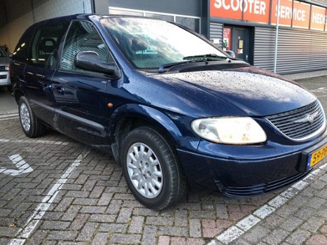 Chrysler Voyager - 2.4i SE Luxe 6-persoons airco elektrische pakket cruise controle apk 13-09-2020 - 1