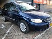 Chrysler Voyager - 2.4i SE Luxe 6-persoons airco elektrische pakket cruise controle apk 13-09-2020 - 1 - Thumbnail