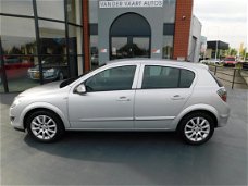 Opel Astra - 1.6 Temptation NAVI PDC LMV