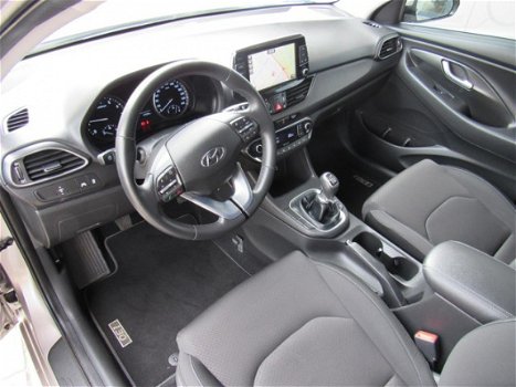 Hyundai i30 - 1.0 T-GDi 120pk First Edition Navi, Camera - 1