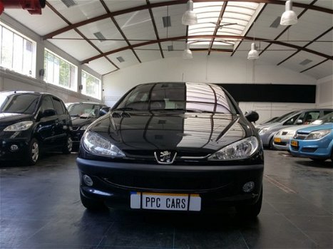 Peugeot 206 - 1.6-16V Gentry Premium Dealer onderhouden - 1