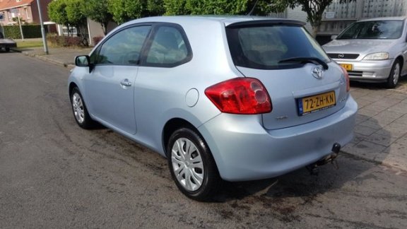 Toyota Auris - 1.6-16V Sol - 1