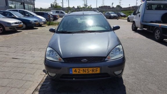 Ford Focus Wagon - 1.6-16V Trend - 1