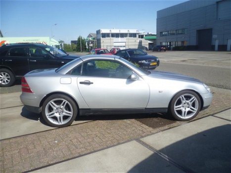 Mercedes-Benz SLK-klasse - 230 K. Lekker open rijden met dit mooie weer, cabrio met electrische hard - 1