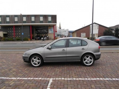 Seat Leon - 1.8-20V Sport Automaat Leer Airco ( Inruil mogelijk ') - 1