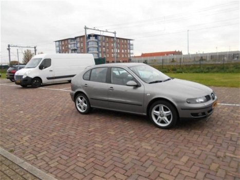 Seat Leon - 1.8-20V Sport Automaat Leer Airco ( Inruil mogelijk ') - 1