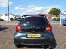 Toyota Aygo - 1.0-12V spoiler Dealer onderhouden ( Inruil mogelijk )