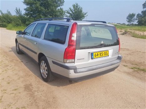 Volvo V70 - 2.4 Comfort Line Nieuwe apk 5-6-2020 - 1