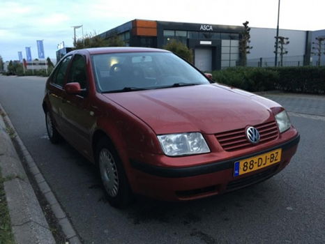 Volkswagen Bora - 1.4-16V Trendline 1 jaar apk - 1