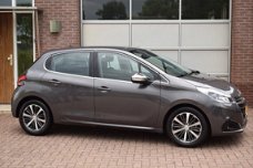 Peugeot 208 - 1.2 PureTech Allure 20.000 km geen afleveringskosten