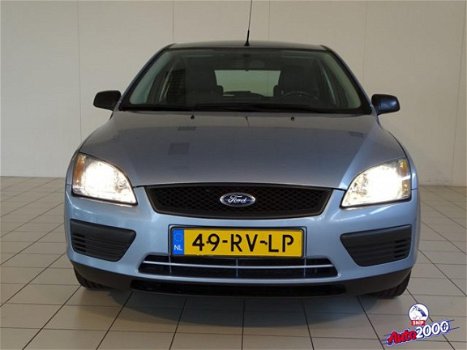 Ford Focus - - 1.4 59KW 5D Ambiente Airco/Cruise - 1