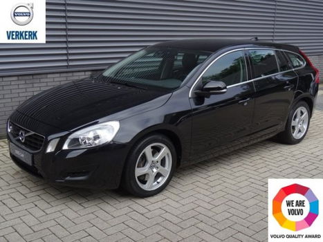 Volvo V60 - 2.0T 203PK AUT MOMENTUM | DRIVER SUPPORT LINE - 1