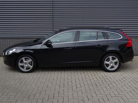 Volvo V60 - 2.0T 203PK AUT MOMENTUM | DRIVER SUPPORT LINE - 1