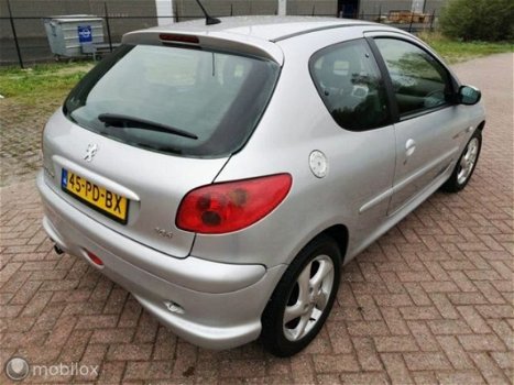 Peugeot 206 - - 1.4-16V Quiksilver - 1