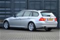 BMW 3-serie Touring - 318i 143pk clima cruise pdc 17 inch nwe banden - 1 - Thumbnail