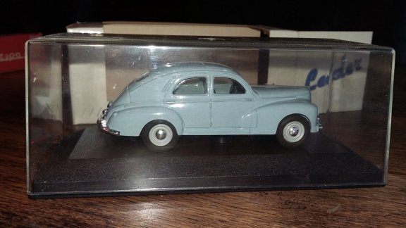 1:43 Leader Peugeot 203 1952 grijs (verkeerd doosje) - 0