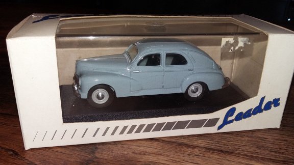 1:43 Leader Peugeot 203 1952 grijs (verkeerd doosje) - 4