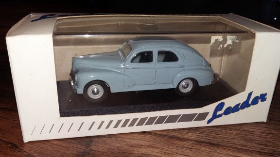 1:43 Leader Peugeot 203 1952 grijs (verkeerd doosje) - 3